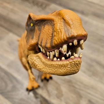 Jurassic World T-Rex Chomping Jaws beschikbaar voor biedingen