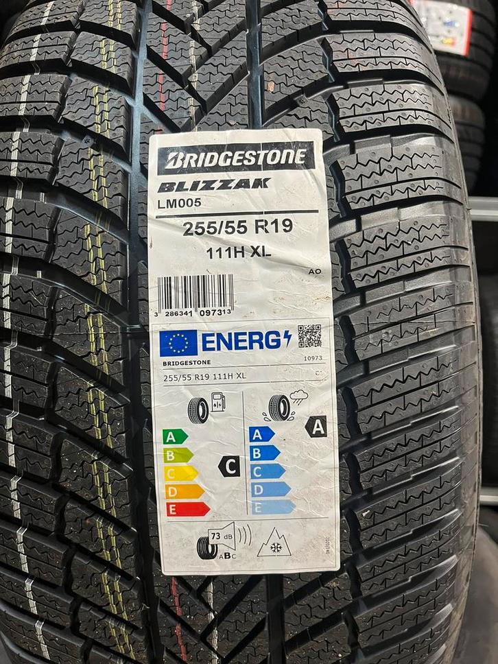2x 255-55-19 Bridgestone Blizzak LM005, Auto-onderdelen, Banden en Velgen, Band(en), Winterbanden, 19 inch, 255 mm, Personenwagen