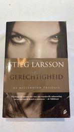 Stieg Larsson - Gerechtigheid, Scandinavië, Ophalen of Verzenden, Zo goed als nieuw, Stieg Larsson