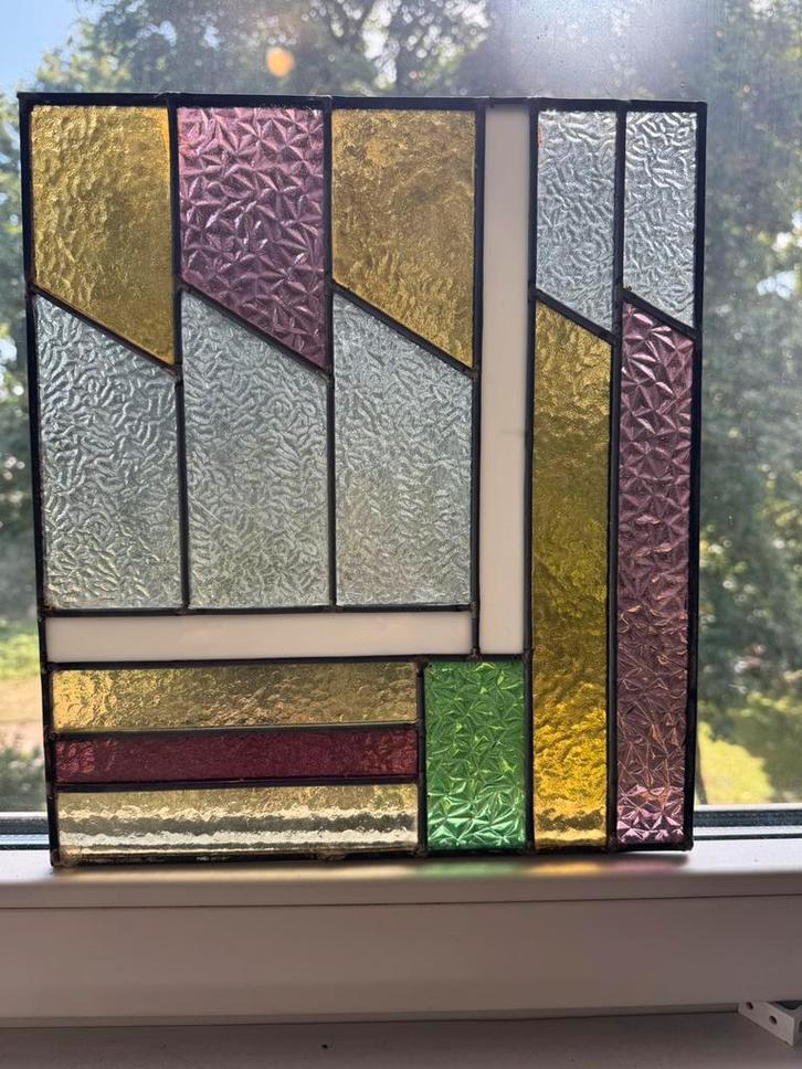 2 oude glas in loodramen geel paars wit groen reliëf glas, Doe-het-zelf en Verbouw, Glas en Ramen, Gebruikt, Minder dan 80 cm
