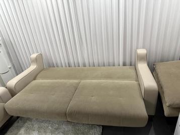 Comfortabele Zit/Slaapbank beschikbaar voor biedingen