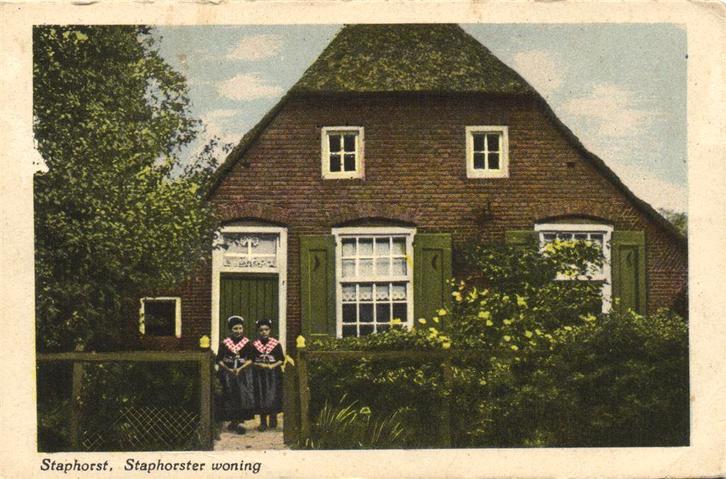 Staphorst, Staphorster woning - vrouwen - ongelopen, Verzamelen, Ansichtkaarten | Nederland, Ongelopen, Noord-Brabant, Voor 1920