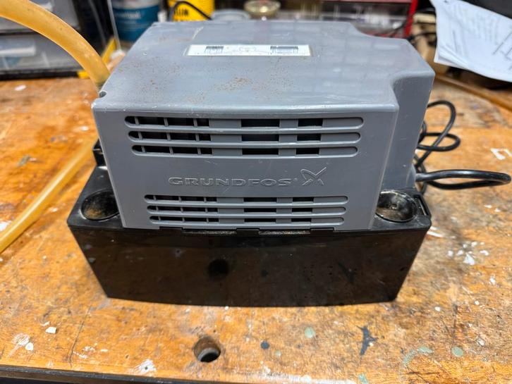 Grundfos Conlift 1 Condenswaterpomp - Gebruikt, Werkend, Doe-het-zelf en Verbouw, Overige Doe-het-zelf en Verbouw, Gebruikt, Ophalen of Verzenden