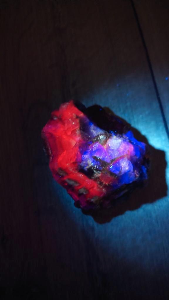 Black rose fluoriet #2, Verzamelen, Mineralen en Fossielen, Ophalen of Verzenden
