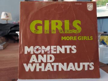 7" Single Moments & Whatnauts - Girls / More Girls beschikbaar voor biedingen