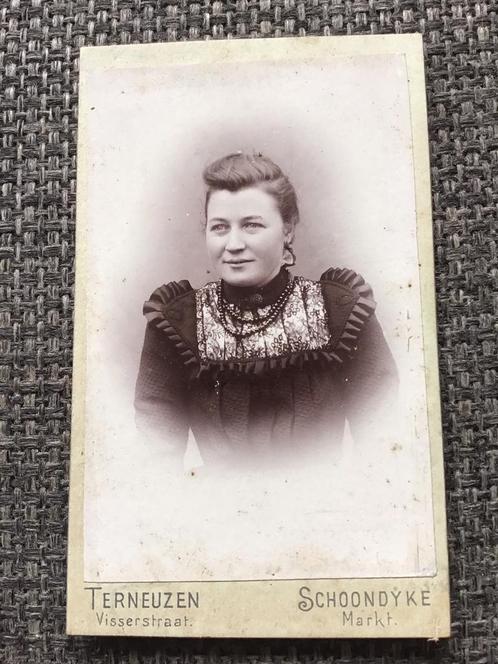 CDV, Vrouw, Abraham van Overbeeke, Terneuzen - Schoondijke 2, Verzamelen, Foto's en Prenten, Gebruikt, Foto, Voor 1940, Verzenden