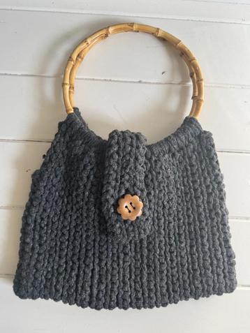 Vintage gehaakte tas - grijs beschikbaar voor biedingen