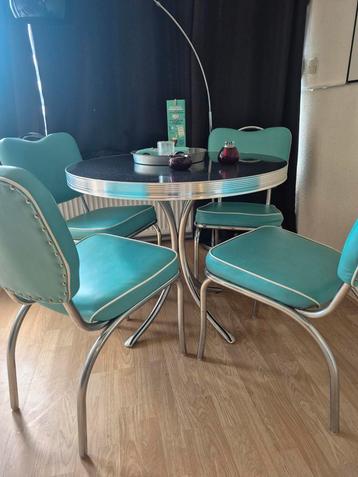 Bel air dinner eettafel met 4 stoelen beschikbaar voor biedingen