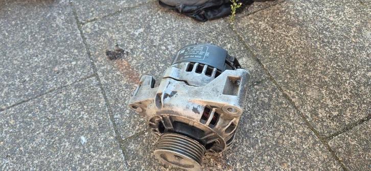 Mercedes 250 Diesel Dynamo, Auto-onderdelen, Elektronica en Kabels, Mercedes-Benz, Gebruikt, Ophalen of Verzenden
