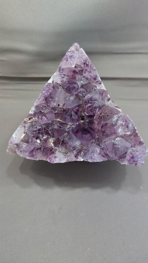 Amethist donkerpaars cut base grote kristallen, Verzamelen, Mineralen en Fossielen, Mineraal, Ophalen of Verzenden