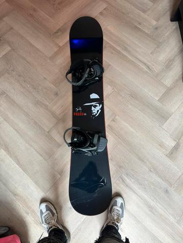 Burton Bug 159cm (Special edition) met binders en tas beschikbaar voor biedingen