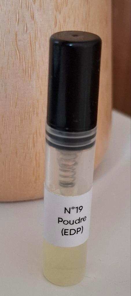 Chanel 19 poudre edp Tester, Sample, Proefje, Sieraden, Tassen en Uiterlijk, Uiterlijk | Parfum, Zo goed als nieuw, Ophalen of Verzenden