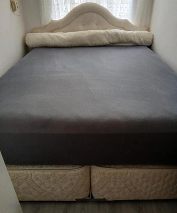 Boxspring beschikbaar voor biedingen