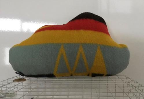 Kussen in de vorm van een wolk.(gemaakt van Vintage deken), Kinderen en Baby's, Kinderkamer | Inrichting en Decoratie, Nieuw, Kleed of Kussen