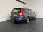 Volvo V70 2.5T Kinetic. Trekhaak Automaat! (bj 2008), Auto's, 1573 kg, 2521 cc, 92 €/maand, Euro 4