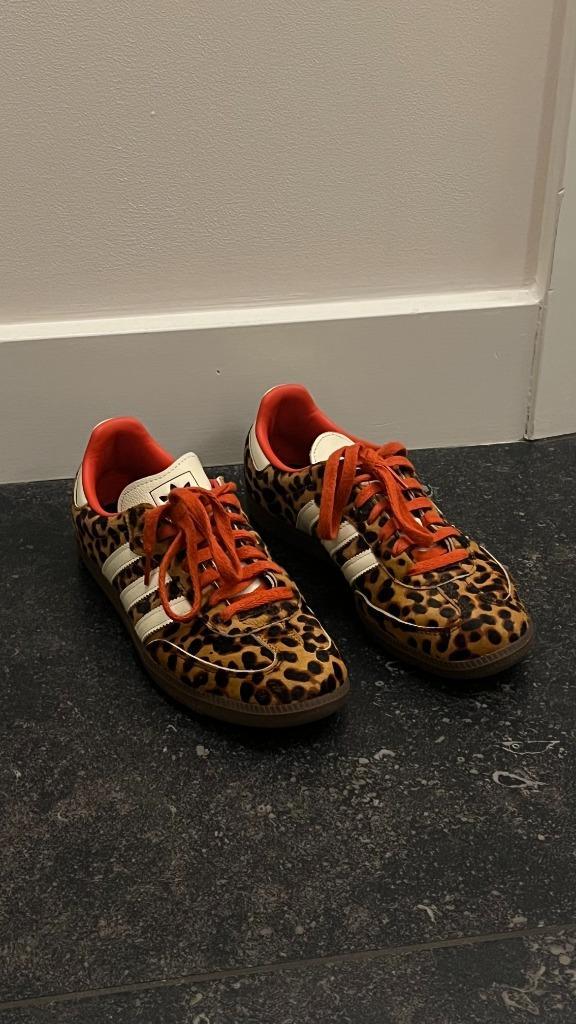Samba OG Adidas Sneaker met panterprint, Kleding | Dames, Schoenen, Zo goed als nieuw, Sneakers of Gympen, Bruin, Verzenden