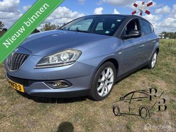 Lancia Delta 1.4-16V Platino ZEER NETTE AUTO AIRCO CRUISE PA beschikbaar voor biedingen