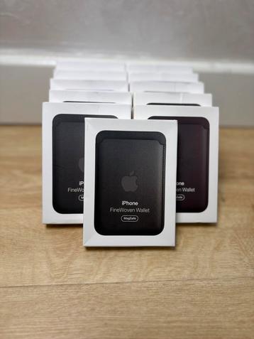 Apple finewoven wallet beschikbaar voor biedingen