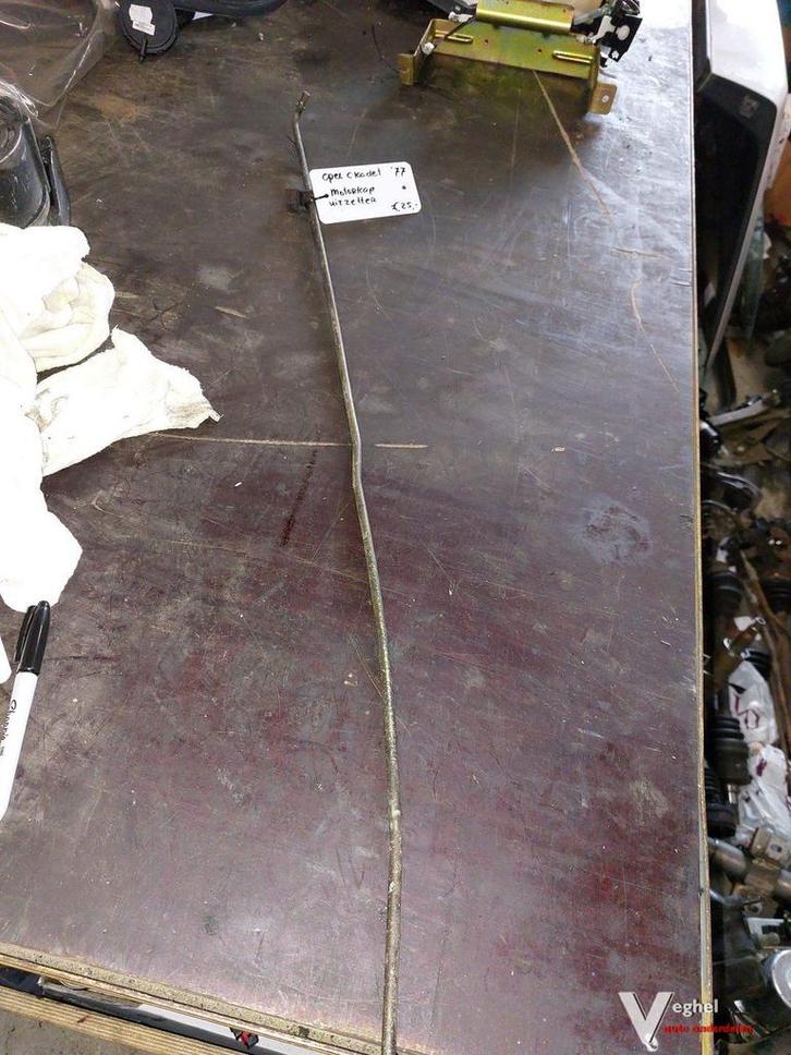 Opel Kadett C motorkap uitzetten '77, Auto-onderdelen, Interieur en Bekleding, Gebruikt, Ophalen of Verzenden