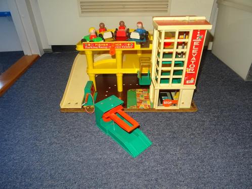 Fischer Price PARKEERGARAGE met Lift,  Auto's en Popjes, Kinderen en Baby's, Speelgoed | Fisher-Price, Gebruikt, Speelset, Ophalen