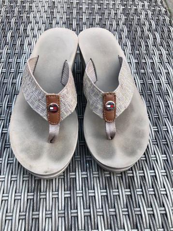 Tommy Hilfiger Slippers Maat 38 beschikbaar voor biedingen