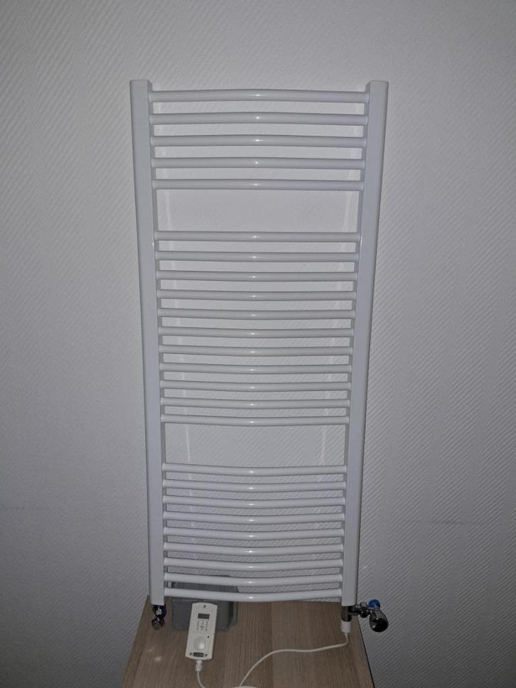 Hybride elektrische badkamerradiator nieuw, Doe-het-zelf en Verbouw, Verwarming en Radiatoren, Nieuw, Radiator, 80 cm of meer