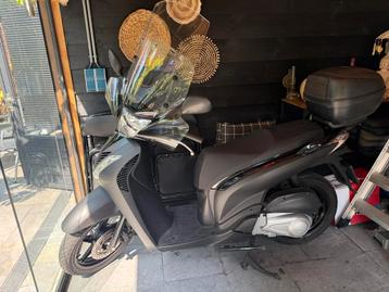 Honda moter scooter sh150 beschikbaar voor biedingen