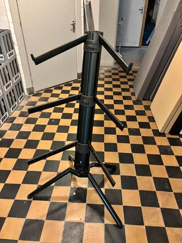 Konig & Meyer Spider Pro keyboard standaard beschikbaar voor biedingen
