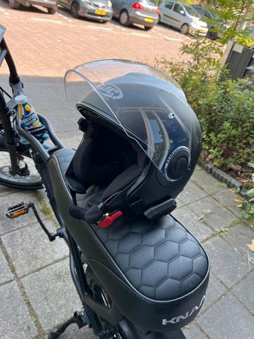 HJC Brommerhelm met Draadloze Oortjes - Medium beschikbaar voor biedingen