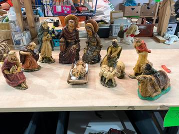 Diverse kerstgroepen oud antiek kerstgroep kerststal beschikbaar voor biedingen
