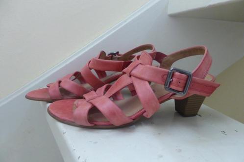 Leren sandaaltjes GABOR, Kleding | Dames, Schoenen, Zo goed als nieuw, Sandalen of Muiltjes, Rood, Ophalen of Verzenden
