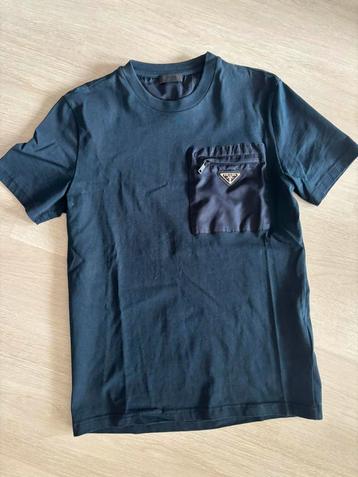 Prada shirt beschikbaar voor biedingen