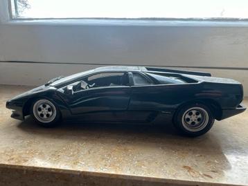 Lamborghini Diablo 1:24 Modelauto beschikbaar voor biedingen