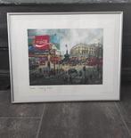 conic framed print of London’s Piccadilly Circus, Ophalen of Verzenden, Zo goed als nieuw, Print, Minder dan 50 cm