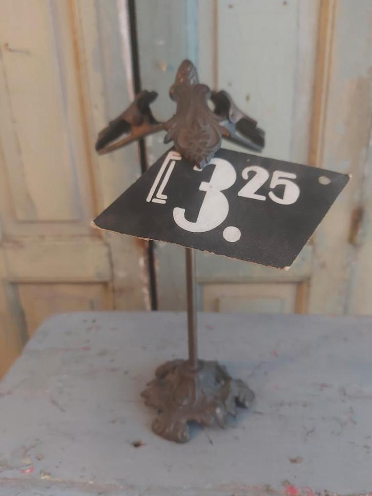 Oude winkelstandaard met 3 klemmetjes op voet, Antiek en Kunst, Curiosa en Brocante, Ophalen of Verzenden