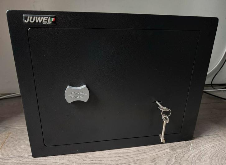 Zeer degelijke Juwel kluis branskast met 2 sleutels, Huis en Inrichting, Brandblussers en Brandkasten, Zo goed als nieuw, Brandkast