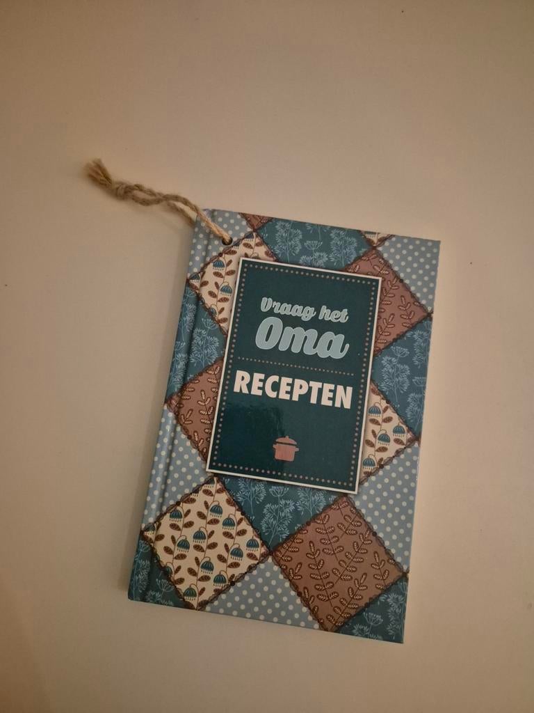 Oma's Receptenboek - Nostalgische Keuken, Boeken, Kookboeken, Onbekend, Hoofdgerechten, Vegetarisch, Ophalen of Verzenden