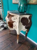 Bolbuik kastje met koeienhuid en marmeren blad, Ophalen of Verzenden