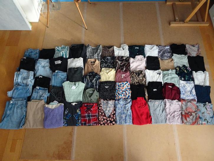Partij 60 stuks dames kleding bekende merken 36 38 S M, Kleding | Dames, Dames-kledingpakketten, Zo goed als nieuw, Maat 36 (S)