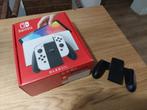 Nintendo Switch OLED Wit, Spelcomputers en Games, Spelcomputers | Nintendo Switch, Ophalen, Zo goed als nieuw, Met 2 controllers