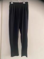 Nike Zwarte sportbroek - Maat 158-170, Kinderen en Baby's, Kinderkleding | Maat 158, Ophalen of Verzenden, Zo goed als nieuw, Jongen of Meisje