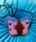 Beeldschoon speldenkussen vlinder  vorm met kraaltjes, Ophalen of Verzenden