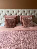 2 sierkussens velours/velvet, Huis en Inrichting, Woonaccessoires | Kussens, Ophalen of Verzenden, Zo goed als nieuw, Roze, Vierkant