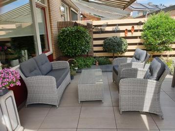 Tuin en loungeset  beschikbaar voor biedingen