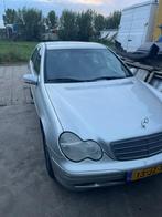 Mercedes-Benz C-Klasse 1.8 C180 Kompr Sedan 2002 Grijs, Auto's, Achterwielaandrijving, 74 €/maand, 1796 cc, 1375 kg