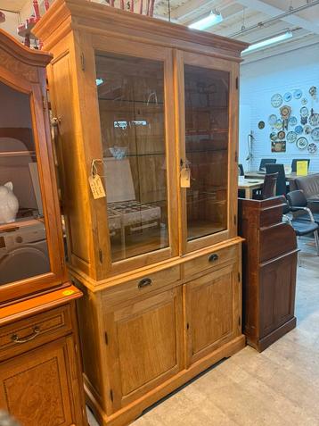 Teak hout vitrinekast €249 beschikbaar voor biedingen