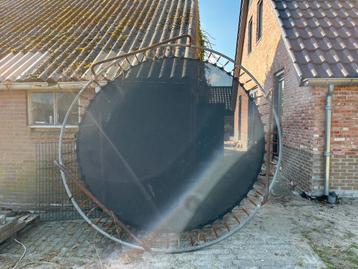 Gebruikte Trampoline - Opknapper beschikbaar voor biedingen
