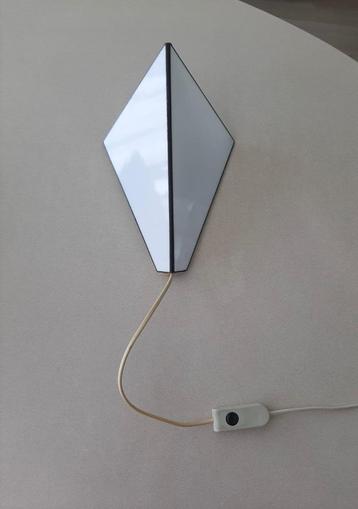 Harco Loor vintage driehoek piramide vlieger wandlamp design beschikbaar voor biedingen