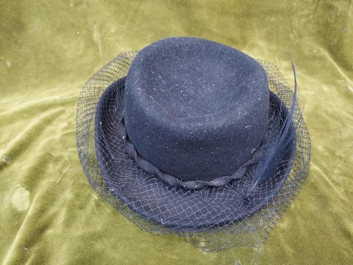 Zwarte dames rouwhoed met voile., Antiek en Kunst, Antiek | Kleding en Accessoires, Dames, Verzenden