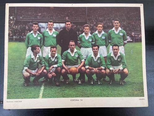 Fortuna 54  Esso voetbalplaat uit het seizoen 1958-1959., Verzamelen, Sportartikelen en Voetbal, Gebruikt, Poster, Plaatje of Sticker